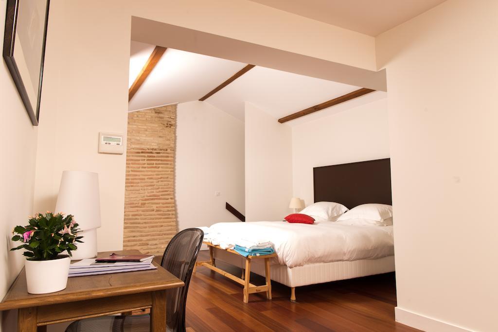 Les Cinq Sens Du Chateau Mayne Lalande Hotel Castelnau-de-Médoc Habitación foto